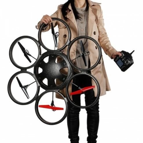 HEXA Quadcopter V323 mit Kamera 4.5 Kanal 2,4 Ghz Quadrocopter mit LCD Display WL RC ferngesteuerter Hubschrauber/Helikopter/Heli mit GYROSCOPE-TECHNIK + 2,4Ghz TECHNOLOGIE!!! für INNEN und AUSSEN brandneu mit eingebautem GYRO und 2.4 GHz Steuerung! FLUGFERTIG!